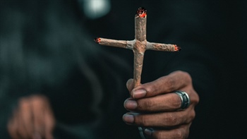 
      
        Do Denver Dispensaries Sell Cross Joints?
      
    