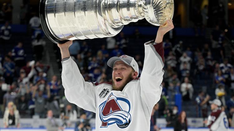 Logan O'Connor agrees to contract extension with Avalanche