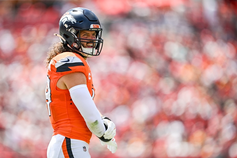 Broncos ILB Alex Singleton out for season after tearing ACL at Tampa Bay