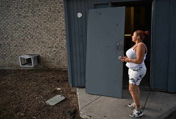 Aurora threatens closure of two troubled apartment complexes because of crime, deterioration