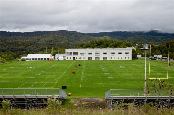 Inside Broncos’ unprecedented practice week at The Greenbrier Resort in West...