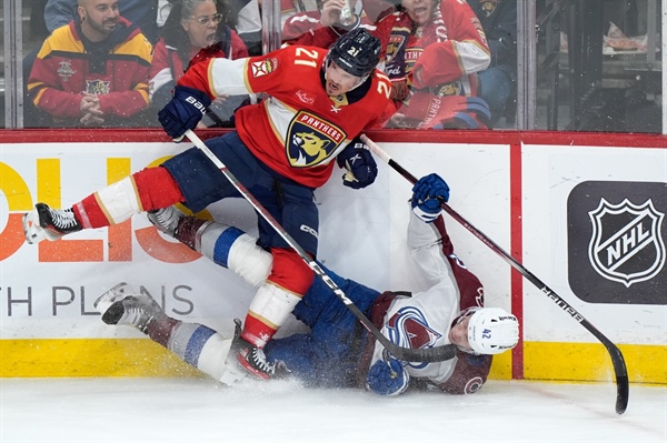 Panthers swamp Avalanche, sending them to season-worst fourth straight defeat