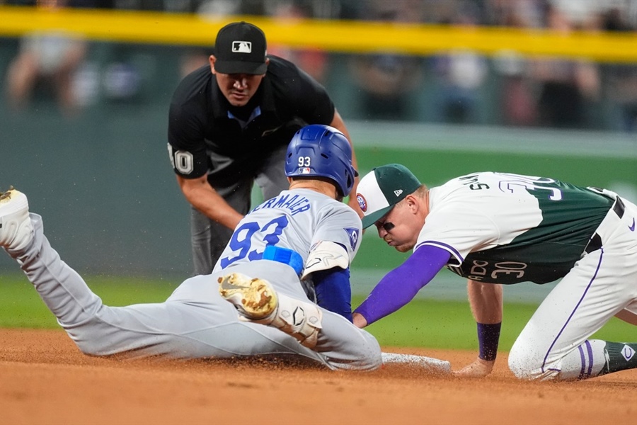 Rockies, routed by Dodgers, lose 100 games for second straight season