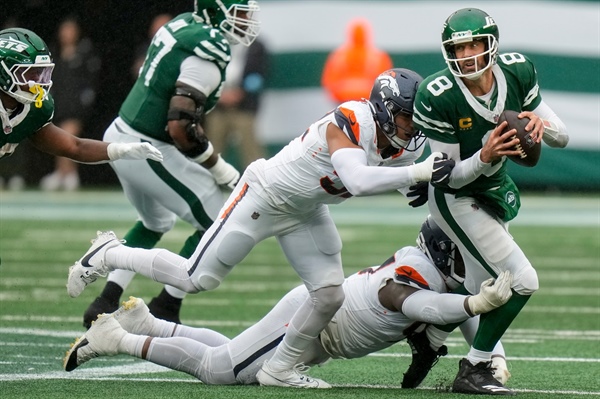 Broncos report card: Vance Joseph’s dazzling, dominant defense delivers in 10-9 win over Jets