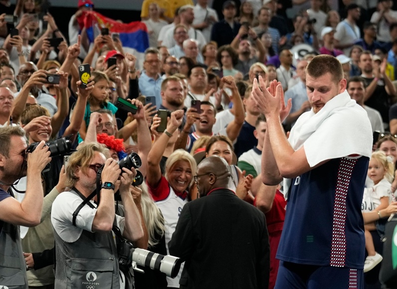 A Serbian reporter flew 5 hours to finally ask Nikola Jokic a question in Abu...