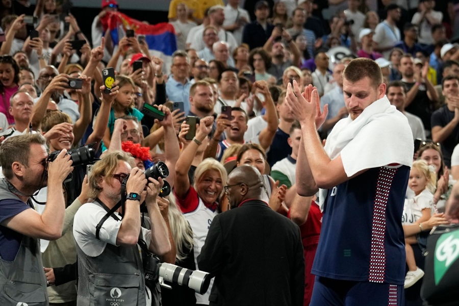 A Serbian reporter flew 5 hours to finally ask Nikola Jokic a question in Abu...