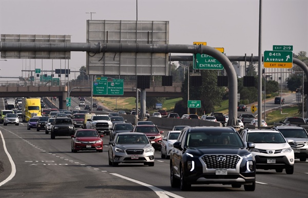 I-70 westbound closed in Aurora due to crash