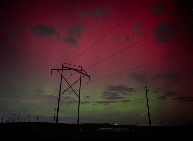 Photos: Northern lights captured throughout Colorado, Denver metro area