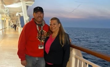 Family desperately trying to get Englewood dad home after falling ill on European cruise