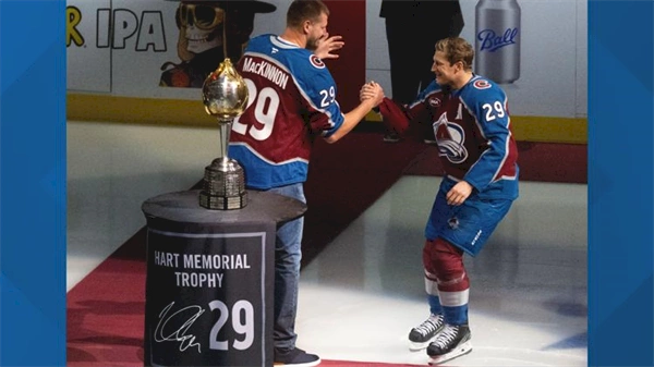 MVP to MVP: Jokic presents MacKinnon with Hart Memorial Trophy