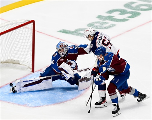 With another rough goaltending performance, Avalanche drops second straight...