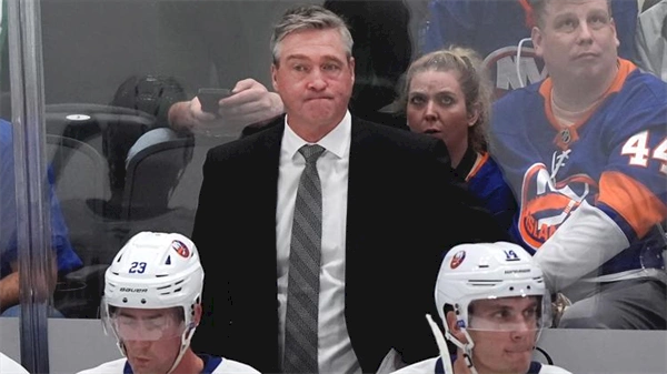 Islanders coach Patrick Roy returns to Colorado and the building where his retired No. 33 hangs