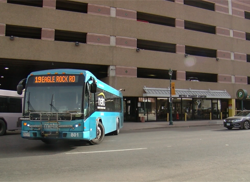 Hero passengers jump into action during bus driver's medical emergency