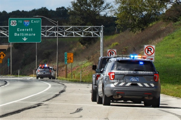 Speeding drivers ignoring 'Move Over' law rock deputy's car side to side