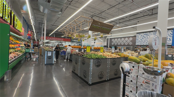 Leevers and Save-A-Lot join forces to open a grocery store for Central American community in Aurora