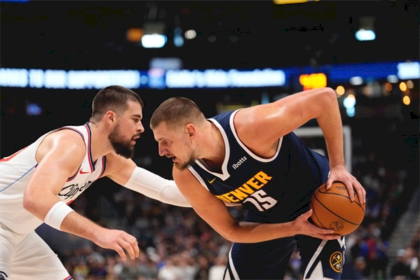 Nikola Jokic’s 41-point game not enough as Nuggets drop to 0-2 with loss to Clippers