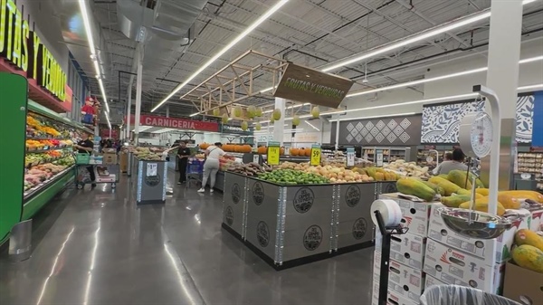 Grocery stores join forces for Central American community in Aurora