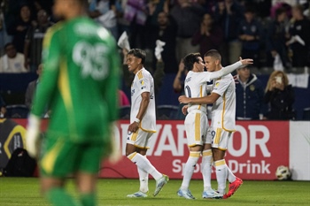 Rapids embarrassed in MLS Cup playoff opener against L.A. Galaxy