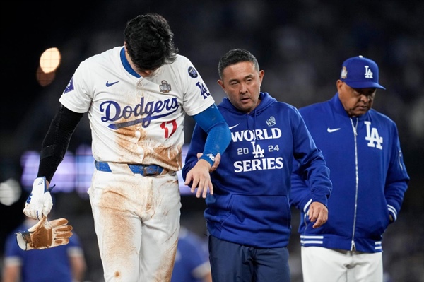 Shohei Ohtani to play for Dodgers in Game 3 of World Series despite shoulder...