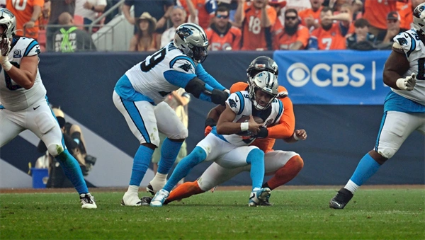 Broncos OLB Nik Bonitto extends sack streak to six games in win over Panthers