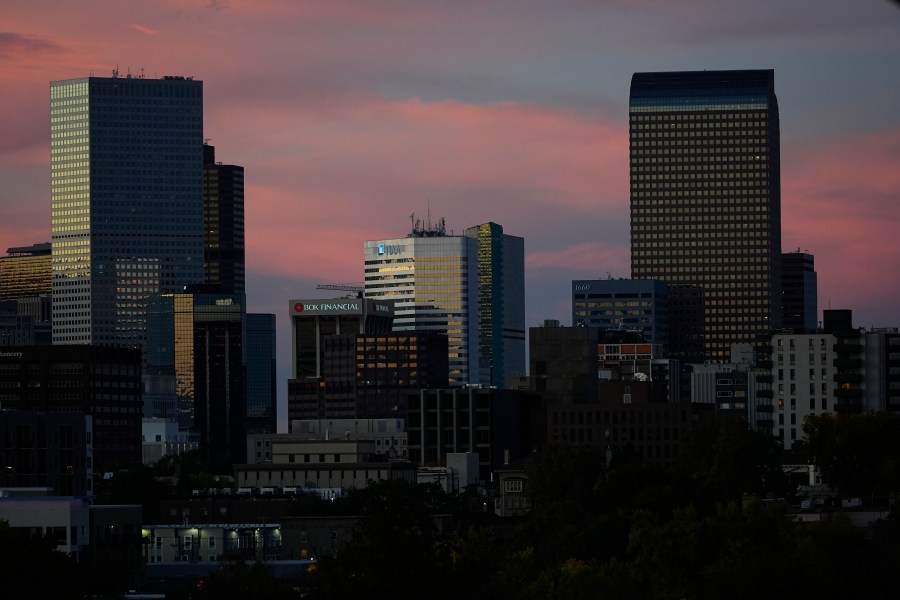 Denver weather: Warm Monday ahead of much cooler temperatures