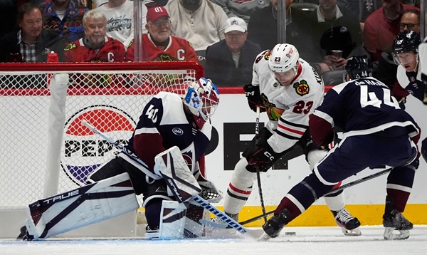 Sluggish Avalanche start slow, can’t rally against Blackhawks as five-game winning streak ends