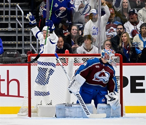 Slow start dooms shorthanded Avalanche in loss to Lightning