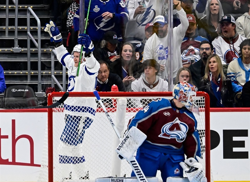 Slow start dooms shorthanded Avalanche in loss to Lightning