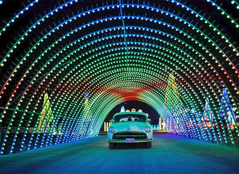 Christmas experience at Red Rocks to have one of world's longest light tunnels