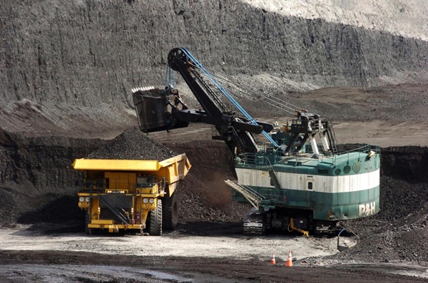 Court lifts federal coal sales moratorium in a setback for Dems and...