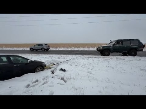 Drivers go through challenges in snowy early November Colorado weather