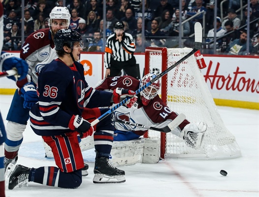 Alexandar Georgiev plays great, but Avalanche can’t solve Winnipeg’s Connor...