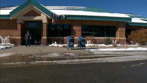 Colorado mountain post offices struggle with hiring, invest in more self-serve options