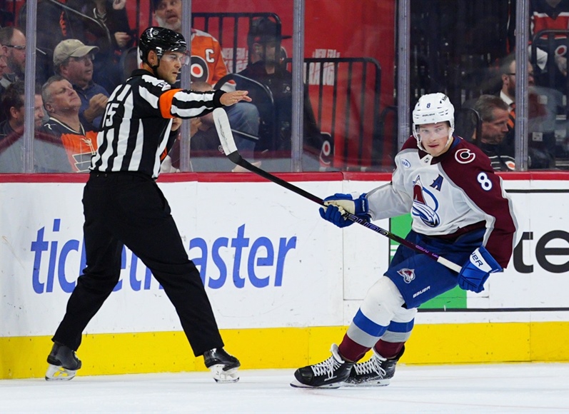 Cale Makar’s big night helps Avalanche solve Flyers