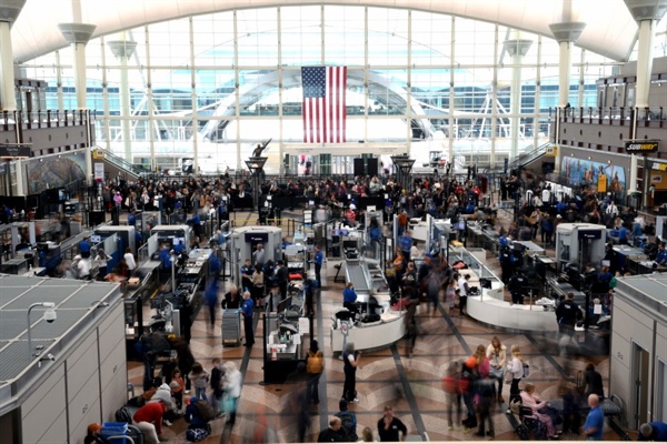 Denver airport expecting increased Thanksgiving travel: Here's when it will...