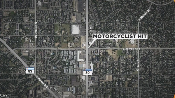 Aurora police search for hit-and-run driver in crash with motorcycle