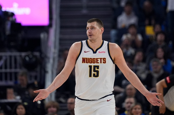 Nikola Jokic on his defense after 4 steals vs. Warriors: “I think I’m not bad, not good. I’m in the middle.”
