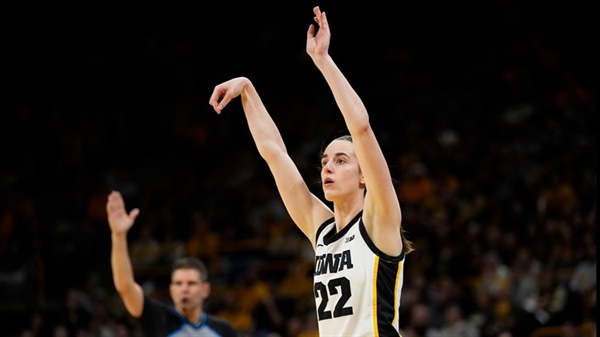 'My dreams came true': Caitlin Clark to forego final season at Iowa, enter 2024 WNBA Draft