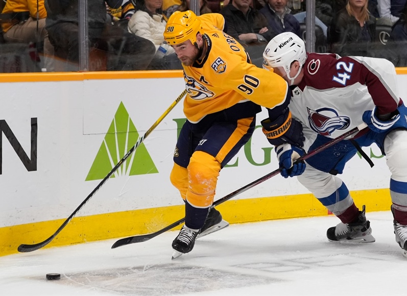 Avalanche continues mediocre road form with loss to red-hot Predators